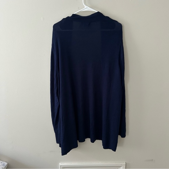 Women’s Liz Claiborne Navy Cardigan - Picture 3 of 4
